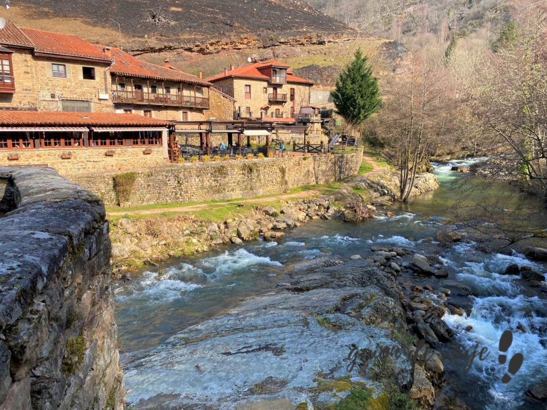 Lee más sobre el artículo 5 Rincones a tener en cuenta en Bárcena Mayor.